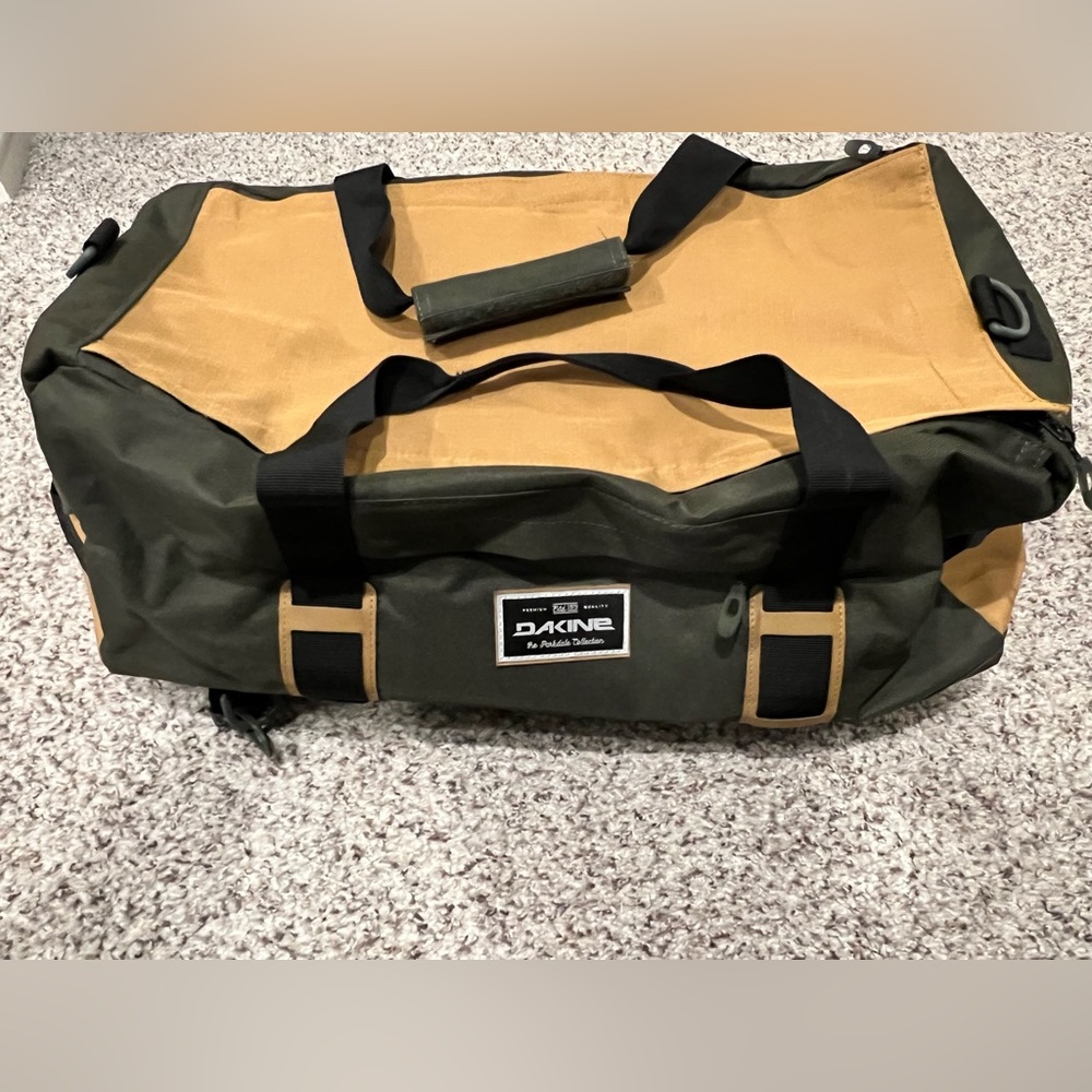 Dakine 50L Duffel/Convertible Back Pack. Like new